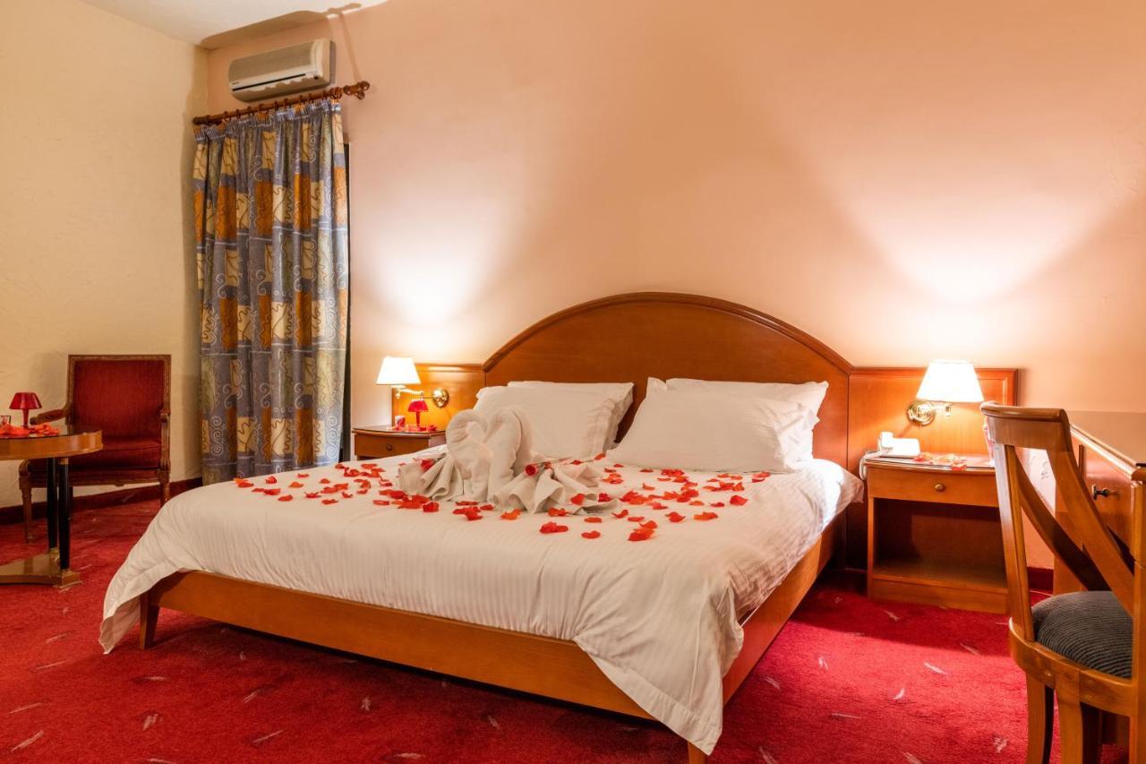 Rami Hotel Fālūghā Bagian luar foto