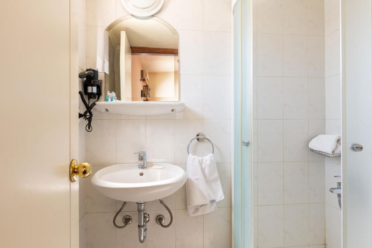 Rami Hotel Fālūghā Bagian luar foto